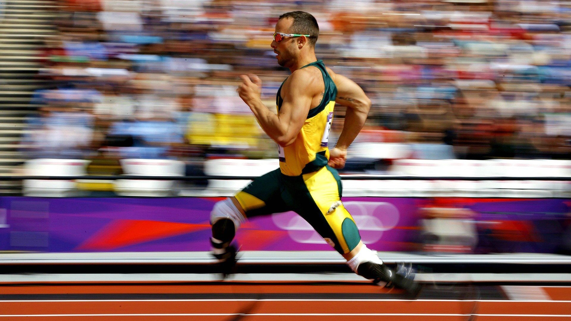 绿茵与赛道，莫德里奇关键战不手软，F1新赛季揭幕战之夜的双重奏